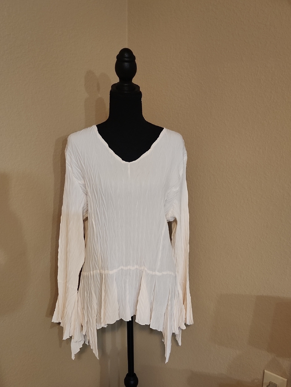 Milano White Crinkle V-Neck Peplum Tunic